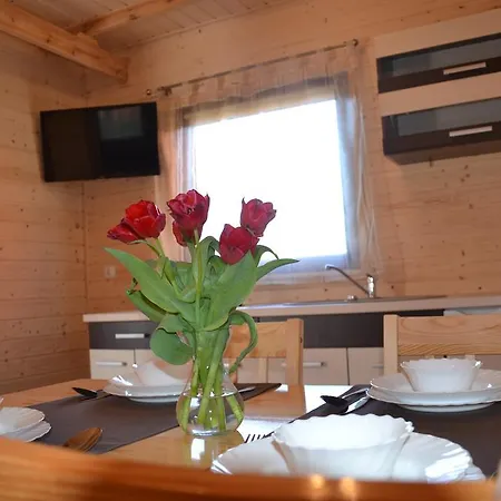 بيت للعطل Letniskowe أوسترونيه مورسكية